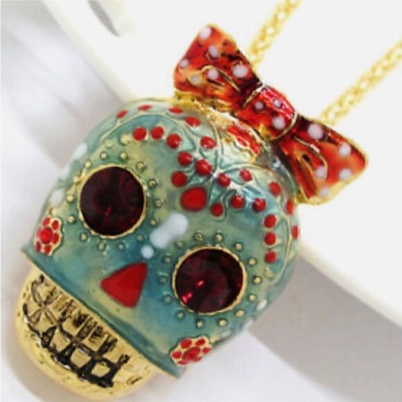 ♥️ Betsey Johnson sugar skull with crystal bow & sparkling eyes ♥️ - Picture 3 of 6